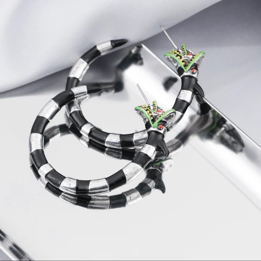 ONE PAIR LEFT! BEETLE JUICE HOOP LOOP FETISH BLACK & WHITE STRIPE SAND WORM 🪱 - Picture 9 of 16